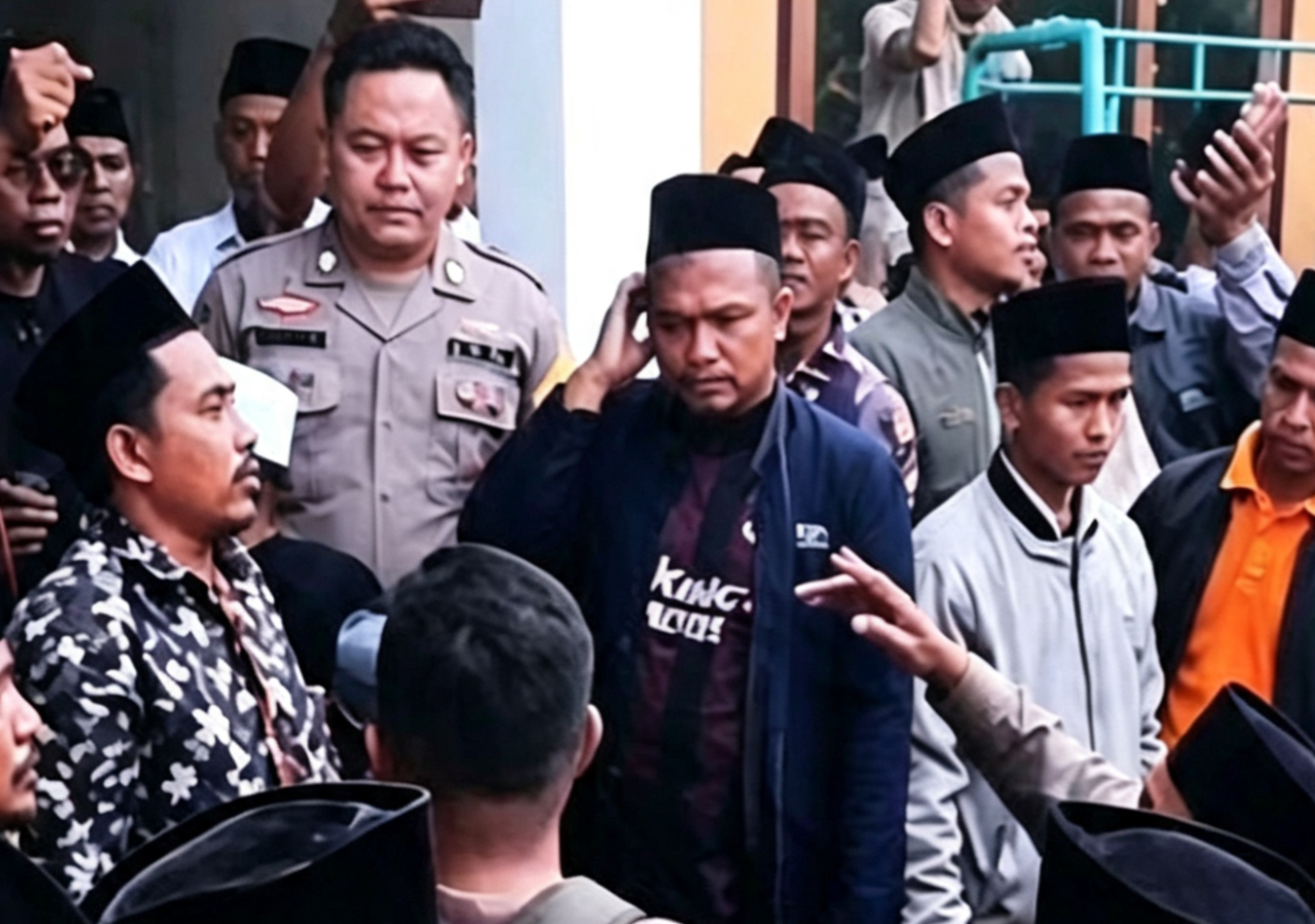 Aksi Massa Nyaris Bakar Kantor Muhammadiyah di Madura