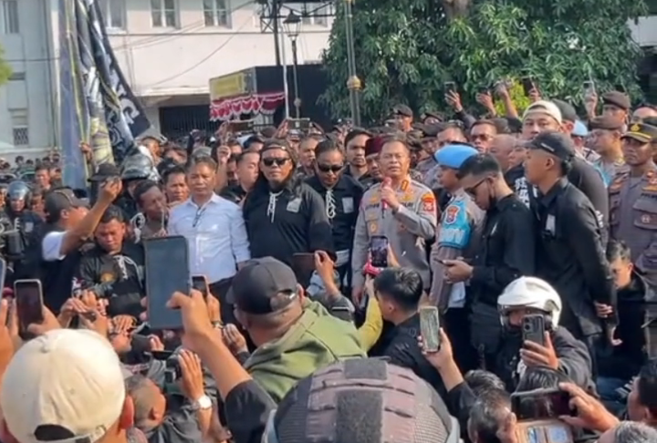 Setelah Demo di Polrestabes Surabaya Bubar, Massa PSHT Lanjut Geruduk Markas DC